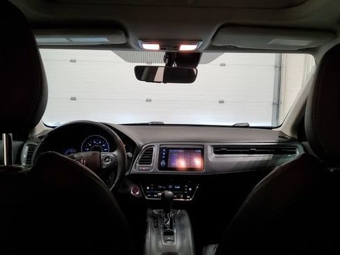 Used 2020 Honda HR-V Touring image 27