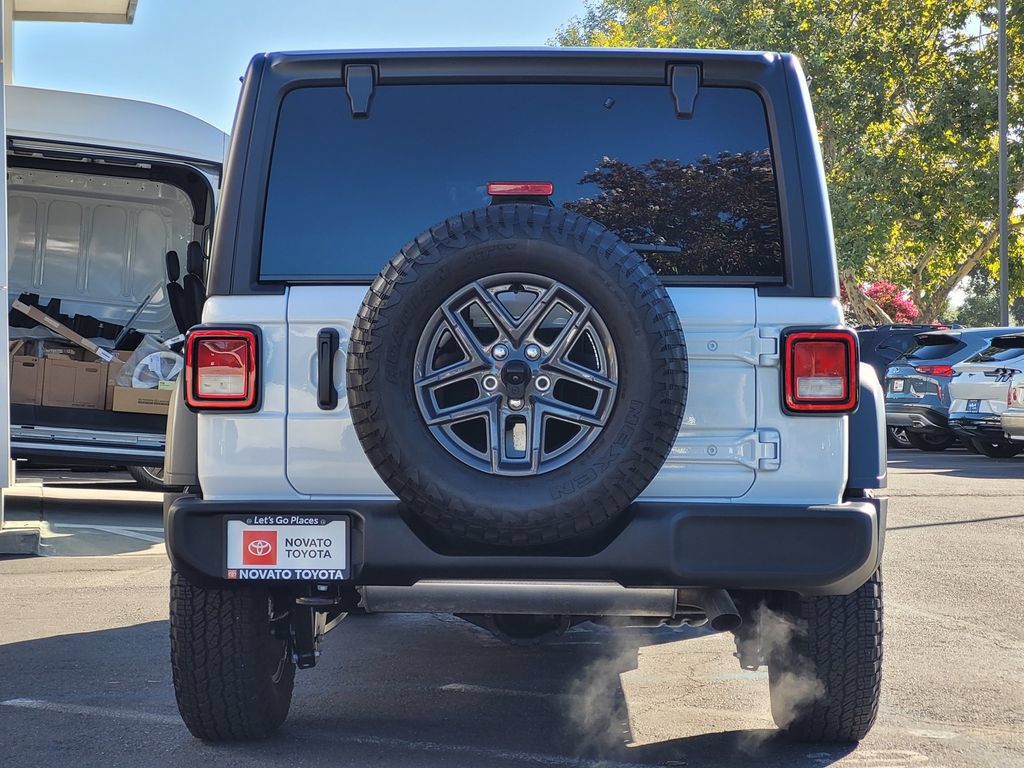 Used 2026 Jeep Wrangler Unlimited Sport AWD/4WD image 5