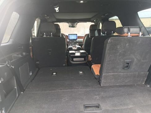 Used 2020 Lincoln Navigator Reserve image 12