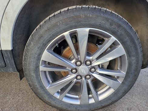 Used 2024 Cadillac XT5 Premium Luxury image 16