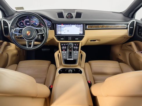 Used 2019 Porsche Cayenne AWD/4WD image 17