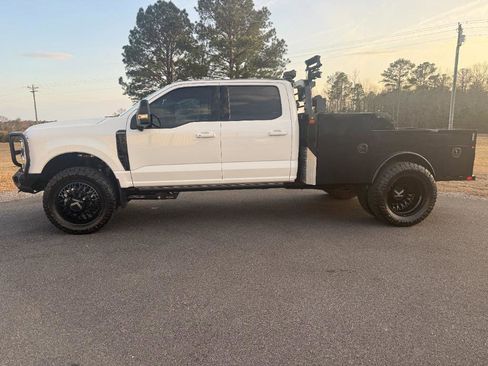 Used 2023 Ford F250 Lariat image 2