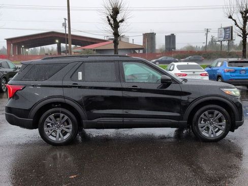 New 2026 Ford Explorer Active w/ Active Comfort Package image 6