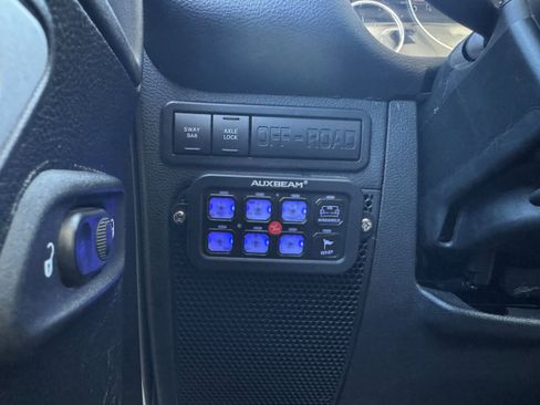 Used 2018 Jeep Wrangler Unlimited Rubicon w/ Cold Weather Group AWD/4WD image 21