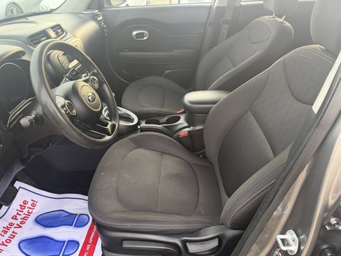 Used 2015 Kia Soul image 11