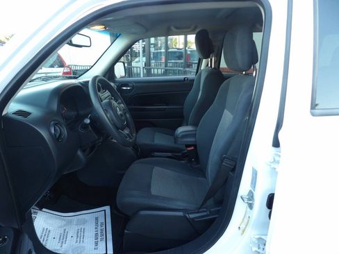 Used 2015 Jeep Patriot Sport w/ Power Value Group FWD image 7