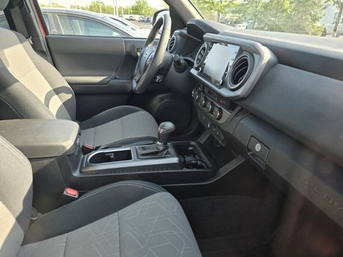 Certified 2023 Toyota Tacoma TRD Off-Road AWD/4WD image 14