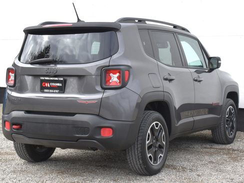 Used 2016 Jeep Renegade Trailhawk w/ Premium Trailhawk Package AWD/4WD image 40