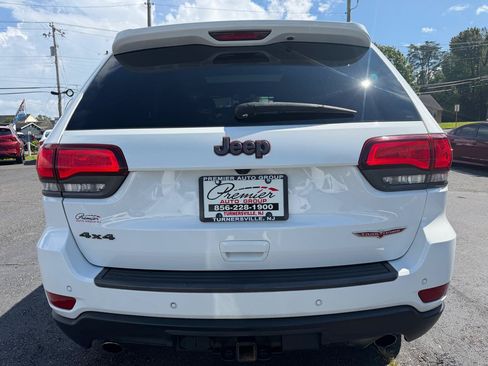 Used 2017 Jeep Grand Cherokee Trailhawk w/ Trailhawk Luxury Group AWD/4WD image 6