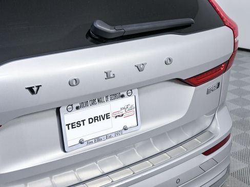Certified 2023 Volvo XC60 B5 Plus w/ Protection Package Premier AWD/4WD image 36