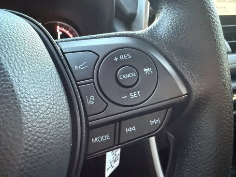 Used 2025 Toyota RAV4 LE AWD/4WD image 27