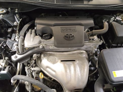 Used 2016 Toyota Camry SE FWD image 30