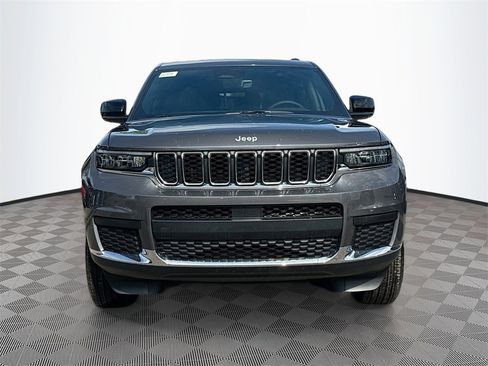 New 2025 Jeep Grand Cherokee L Laredo image 2