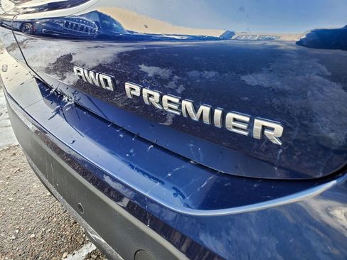 Used 2023 Chevrolet Equinox Premier image 16