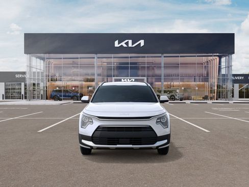 New 2025 Kia Niro EX image 2
