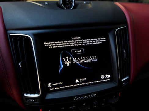 Used 2018 Maserati Levante GranSport image 23