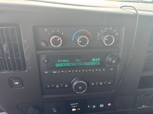 Used 2021 Chevrolet Express 2500 RWD image 30