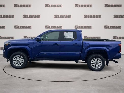 Used 2025 Toyota Tacoma SR5 AWD/4WD image 2