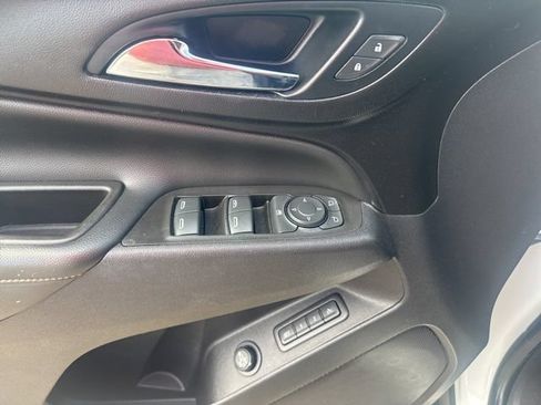 Used 2021 Chevrolet Equinox Premier FWD image 17