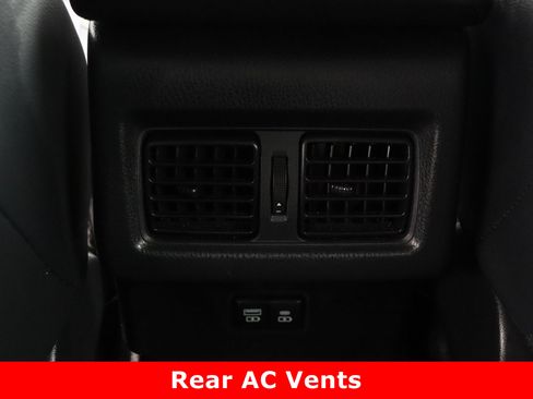 Used 2025 Toyota Camry SE image 29