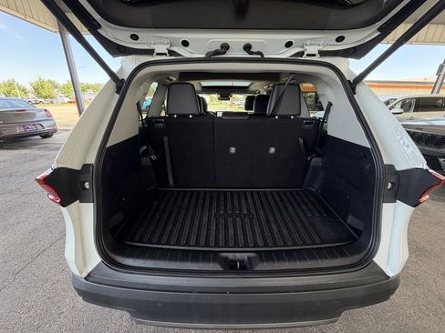 Used 2025 Toyota Grand Highlander AWD image 36