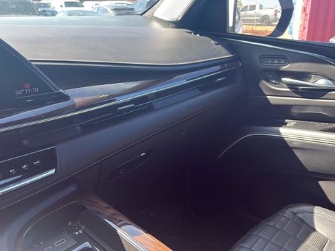 Used 2022 Cadillac Escalade Sport Platinum w/ Heavy-Duty Trailer Package image 17