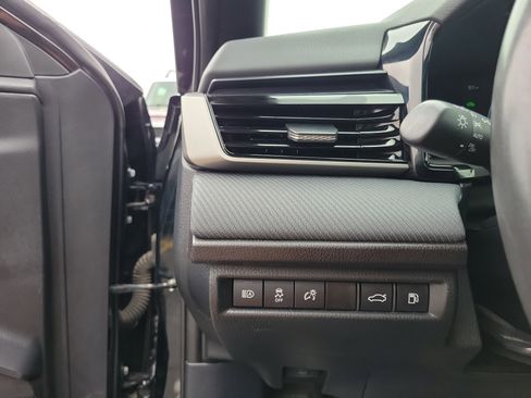 Used 2025 Toyota Camry SE FWD image 20