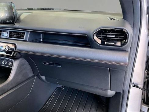 Used 2025 Honda Pilot TrailSport image 21