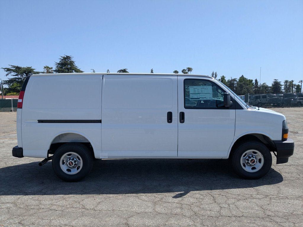 New 2026 GMC Savana 2500 w/ Driver Convenience Package RWD image 5