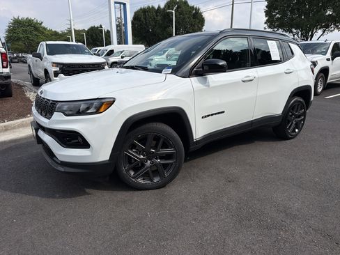 Used 2026 Jeep Compass Limited AWD/4WD image 5