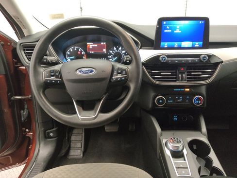 Used 2021 Ford Escape SE image 22