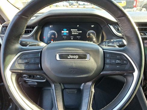 Used 2022 Jeep Grand Cherokee L Limited w/ Luxury Tech Group II image 20