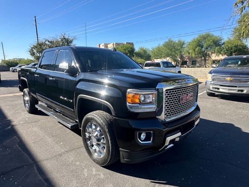 Used 2015 GMC Sierra 2500 Denali w/ Duramax Plus Package image 3