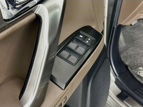 Used 2022 Lexus GX 460 Premium w/ Premium Package AWD/4WD image 17