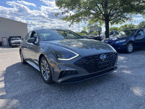 Used 2020 Hyundai Sonata SEL w/ Convenience + Sunroof Package FWD image 2
