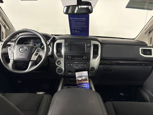 Used 2017 Nissan Titan SV image 28