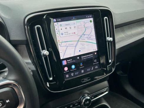 Used 2023 Volvo XC40 Recharge Ultimate w/ Protection Package Premier AWD/4WD image 3