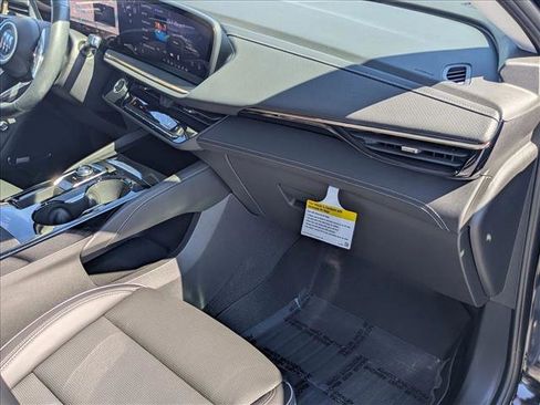 Used 2024 Buick Envision Avenir image 22