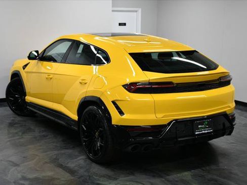 Used 2025 Lamborghini Urus SE AWD/4WD image 10