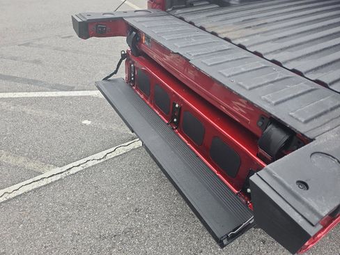 Certified 2025 GMC Sierra 1500 AT4 w/ AT4 Premium Package image 7