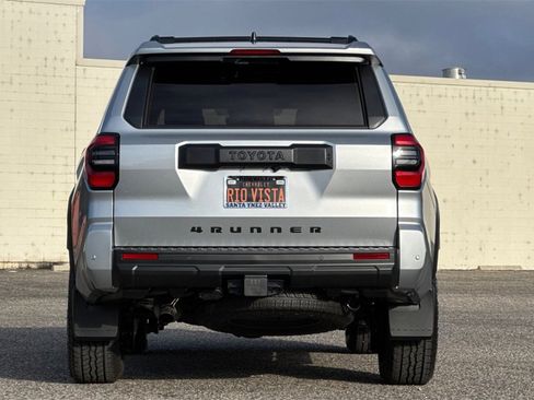 Used 2025 Toyota 4Runner TRD Off-Road Premium image 5