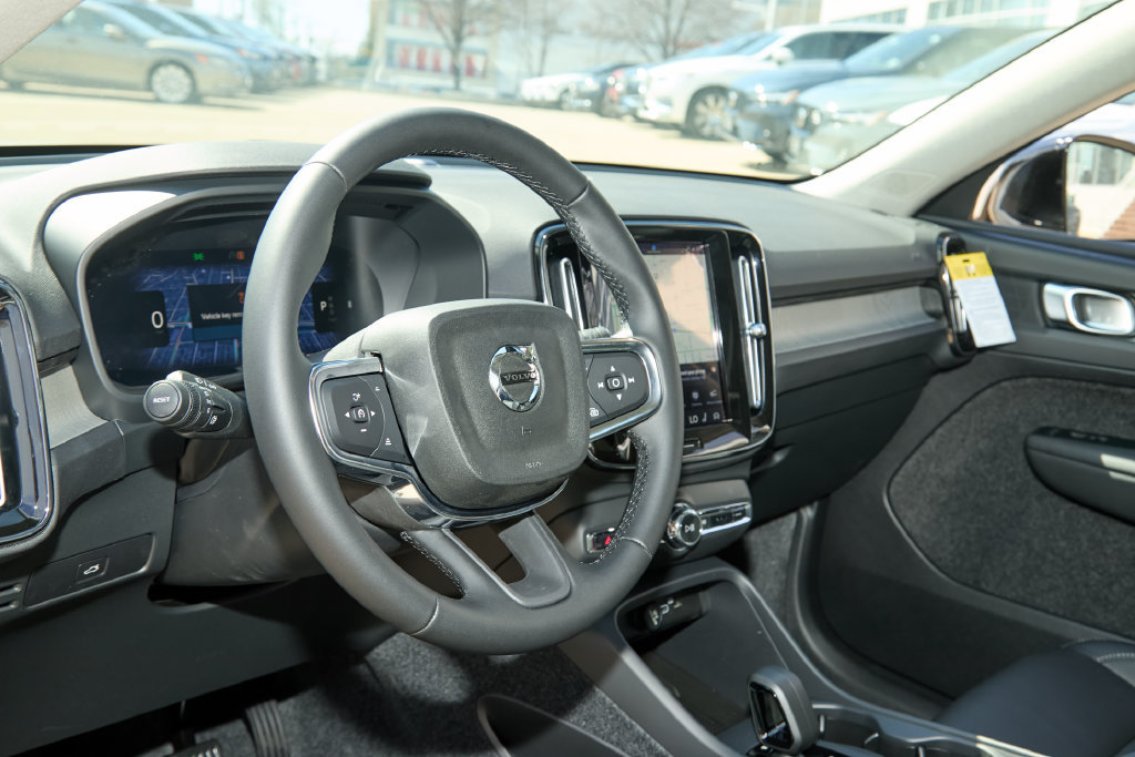 New 2026 Volvo XC40 B5 Core w/ Climate Package AWD/4WD image 14
