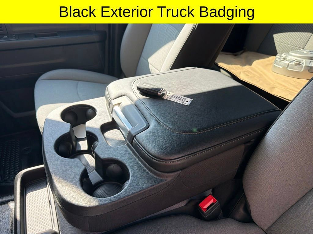 Used 2024 RAM 5500 Tradesman w/ Chrome Appearance Group AWD/4WD image 29