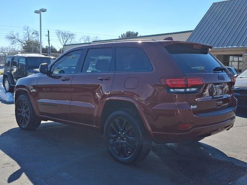 Used 2018 Jeep Grand Cherokee Altitude image 4
