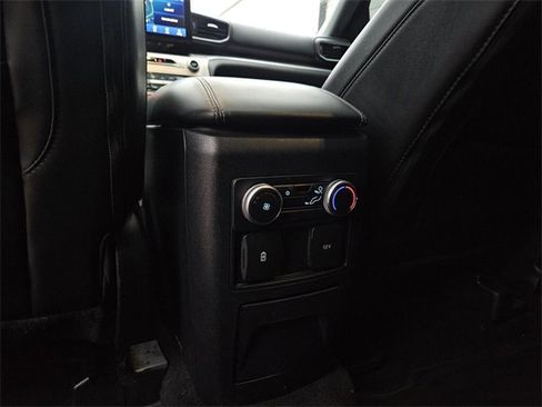 Used 2022 Ford Explorer XLT w/ Equipment Group 202A image 29