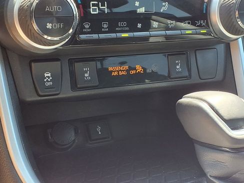 Used 2021 Toyota RAV4 XLE Premium AWD/4WD image 10