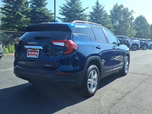 Used 2023 GMC Terrain SLE w/ Driver Convenience Package AWD/4WD image 4