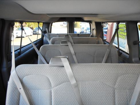 Used 2016 Chevrolet Express 3500 LT w/ LT Preferred Equipment Group image 22