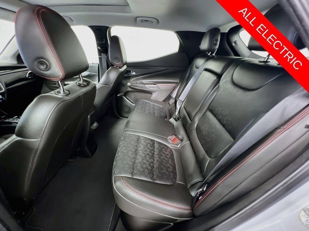 Used 2023 Chevrolet Bolt EUV Premier w/ Sun & Sound Package FWD image 26