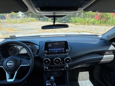 Used 2025 Nissan Sentra SV FWD image 23